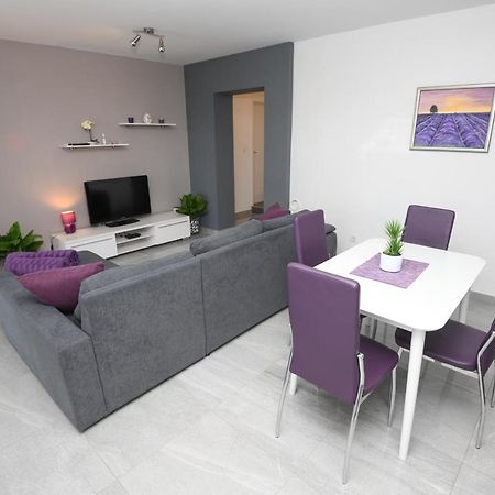 Apartments Lidija - Sea View Apartment With Exclusive Right Of Using Hot Tub Or Split Level Apartment With Exclusive Right Of Using Pool Podstrana Extérieur photo