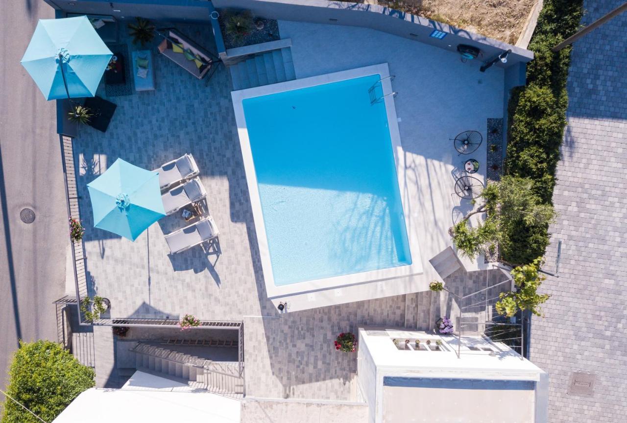 Apartments Lidija - Sea View Apartment With Exclusive Right Of Using Hot Tub Or Split Level Apartment With Exclusive Right Of Using Pool Podstrana Extérieur photo