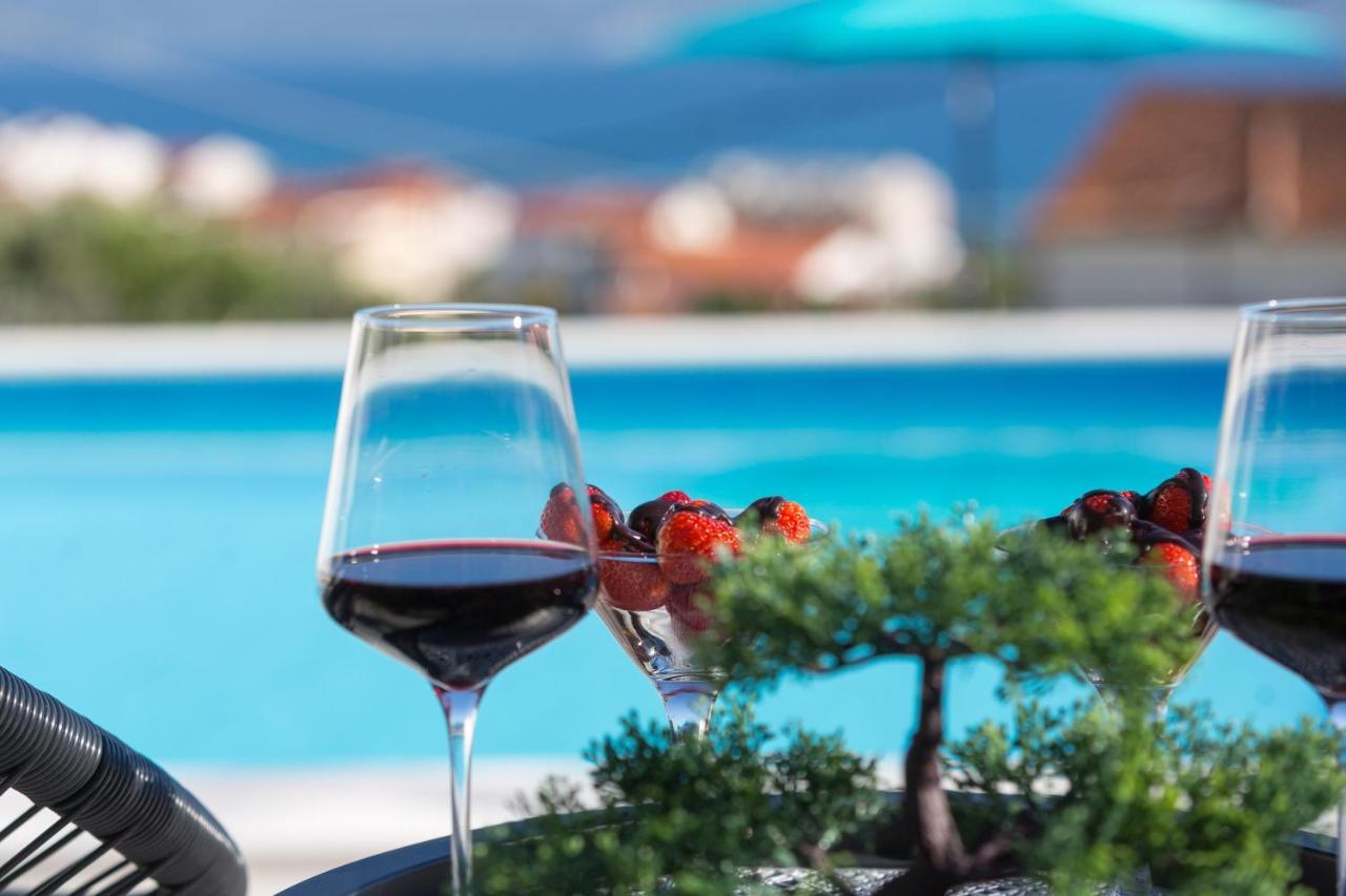 Apartments Lidija - Sea View Apartment With Exclusive Right Of Using Hot Tub Or Split Level Apartment With Exclusive Right Of Using Pool Podstrana Extérieur photo