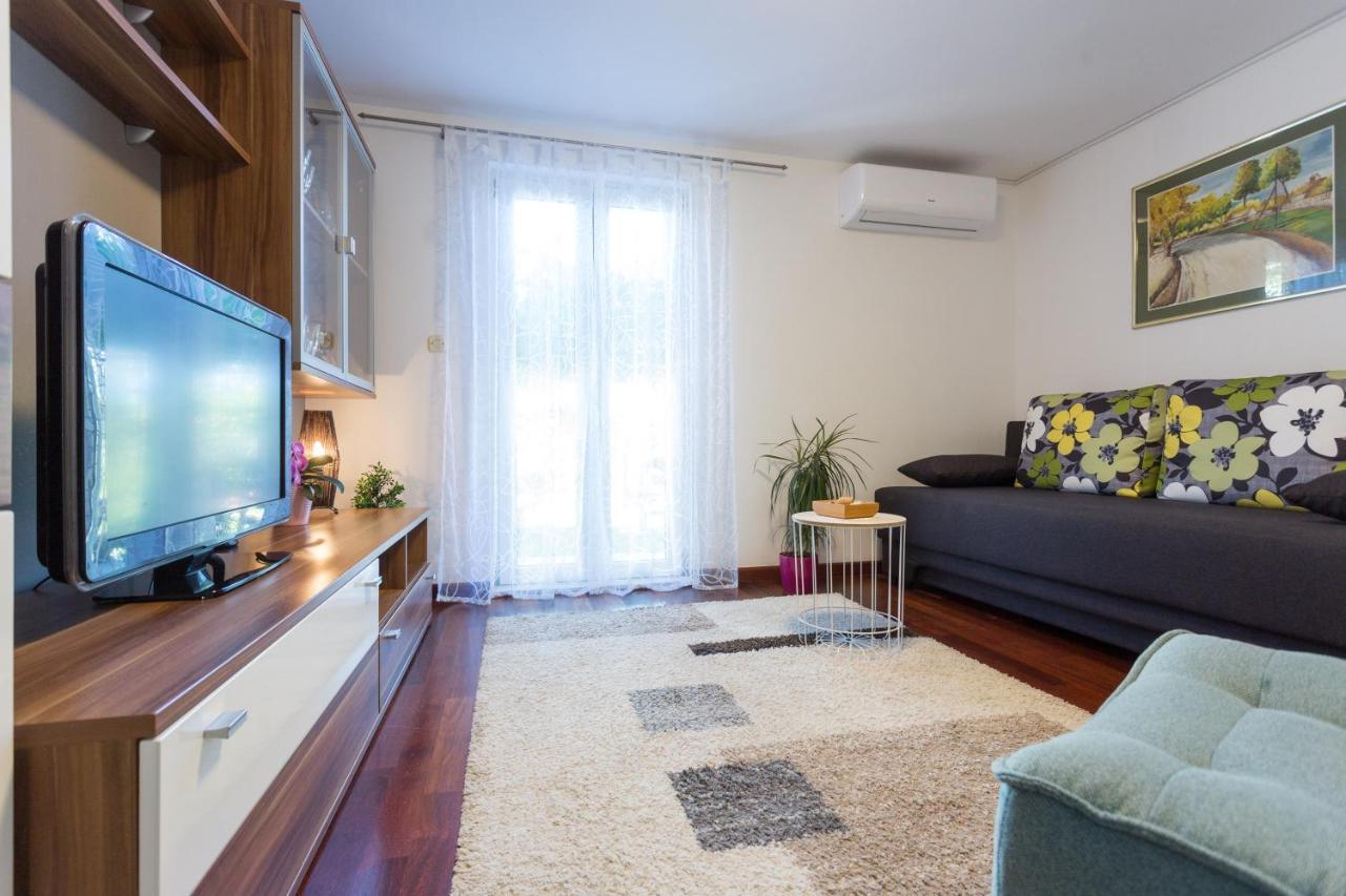 Apartments Lidija - Sea View Apartment With Exclusive Right Of Using Hot Tub Or Split Level Apartment With Exclusive Right Of Using Pool Podstrana Extérieur photo