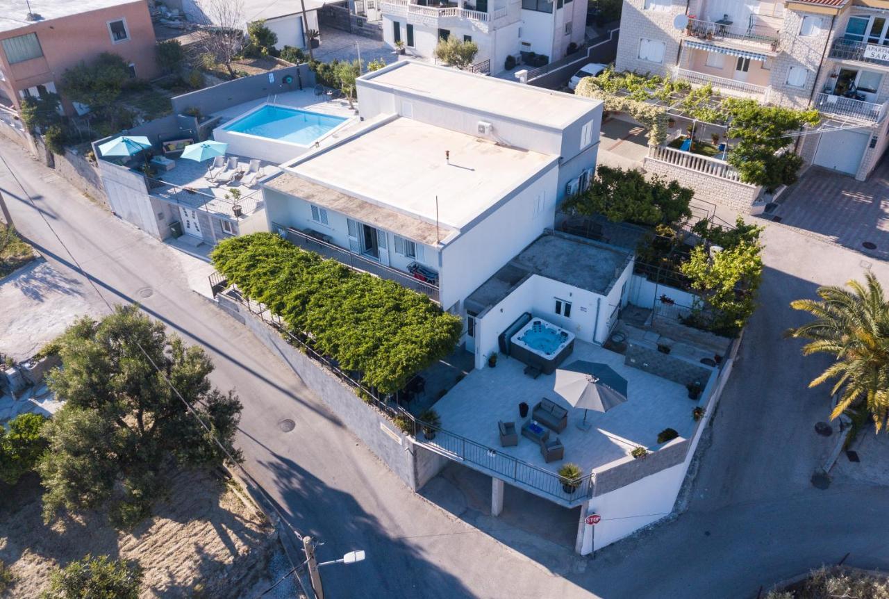 Apartments Lidija - Sea View Apartment With Exclusive Right Of Using Hot Tub Or Split Level Apartment With Exclusive Right Of Using Pool Podstrana Extérieur photo