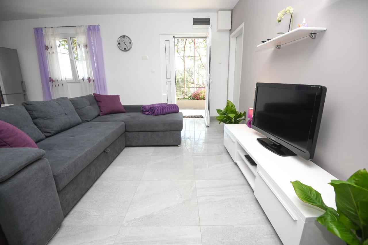 Apartments Lidija - Sea View Apartment With Exclusive Right Of Using Hot Tub Or Split Level Apartment With Exclusive Right Of Using Pool Podstrana Extérieur photo