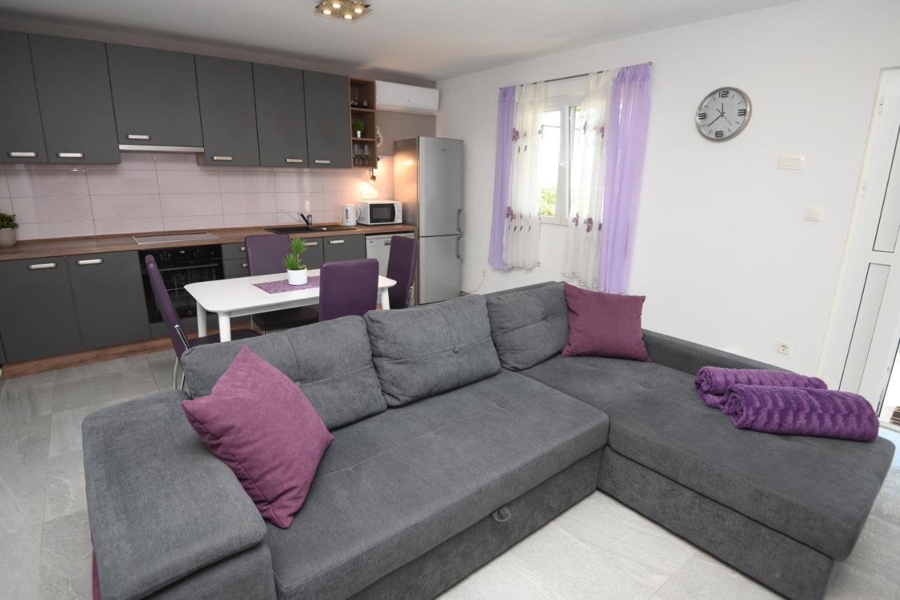 Apartments Lidija - Sea View Apartment With Exclusive Right Of Using Hot Tub Or Split Level Apartment With Exclusive Right Of Using Pool Podstrana Extérieur photo