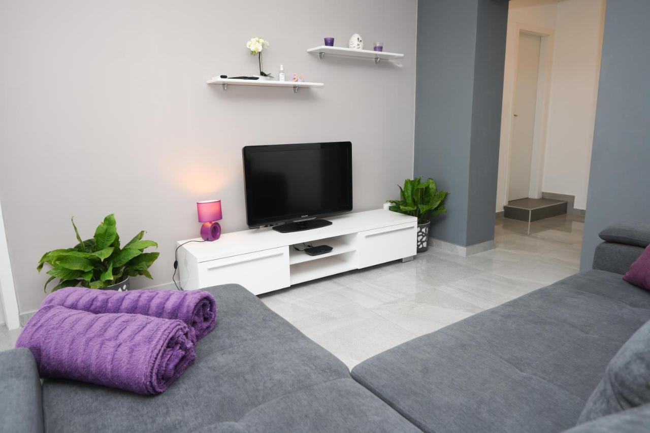 Apartments Lidija - Sea View Apartment With Exclusive Right Of Using Hot Tub Or Split Level Apartment With Exclusive Right Of Using Pool Podstrana Extérieur photo