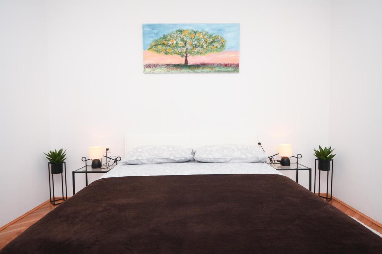 Apartments Lidija - Sea View Apartment With Exclusive Right Of Using Hot Tub Or Split Level Apartment With Exclusive Right Of Using Pool Podstrana Extérieur photo