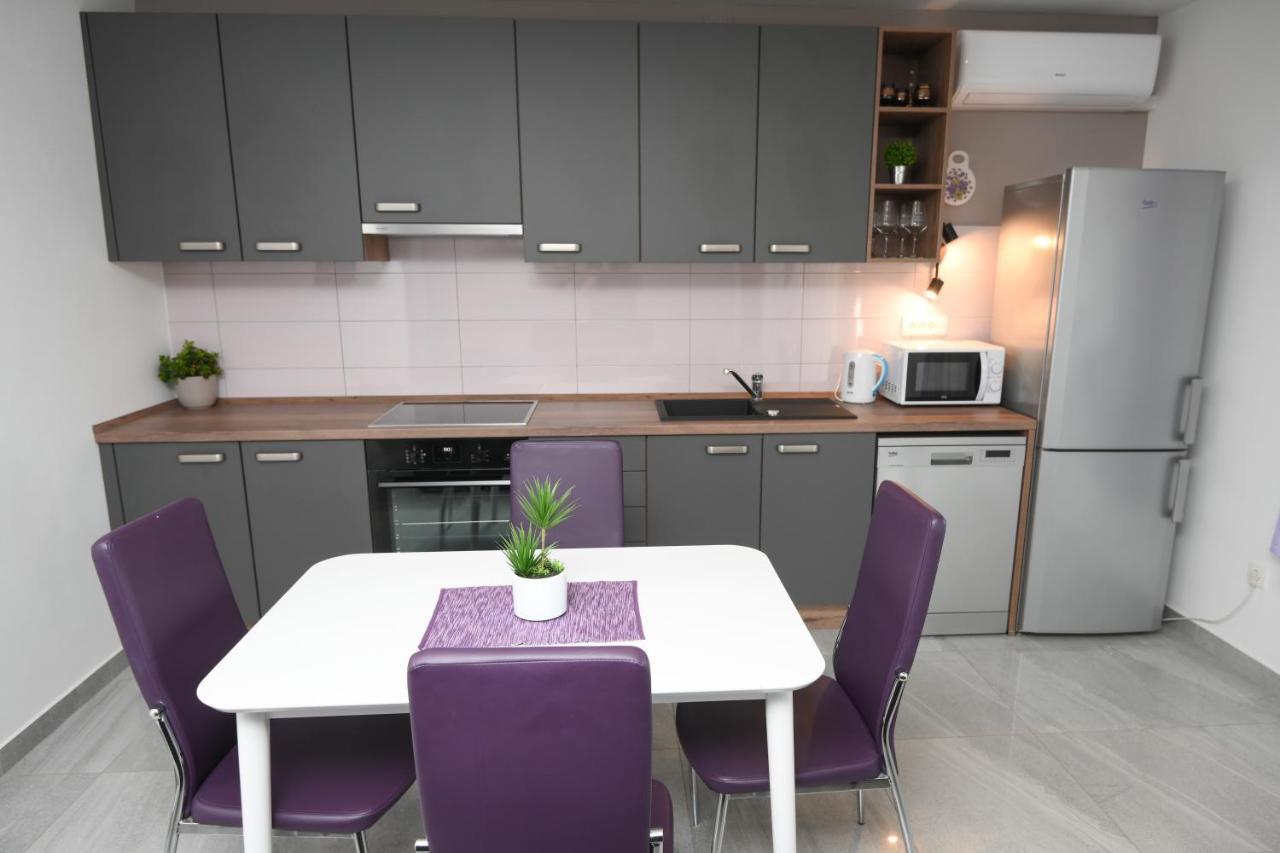 Apartments Lidija - Sea View Apartment With Exclusive Right Of Using Hot Tub Or Split Level Apartment With Exclusive Right Of Using Pool Podstrana Extérieur photo