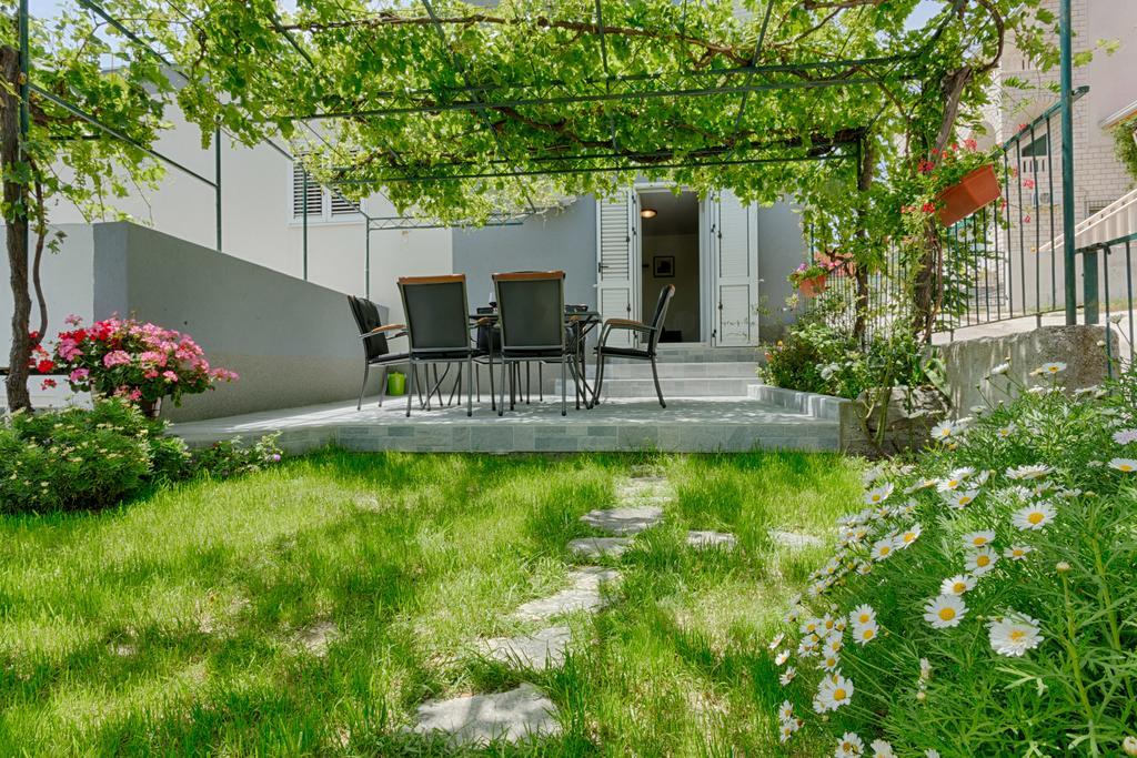 Apartments Lidija - Sea View Apartment With Exclusive Right Of Using Hot Tub Or Split Level Apartment With Exclusive Right Of Using Pool Podstrana Extérieur photo