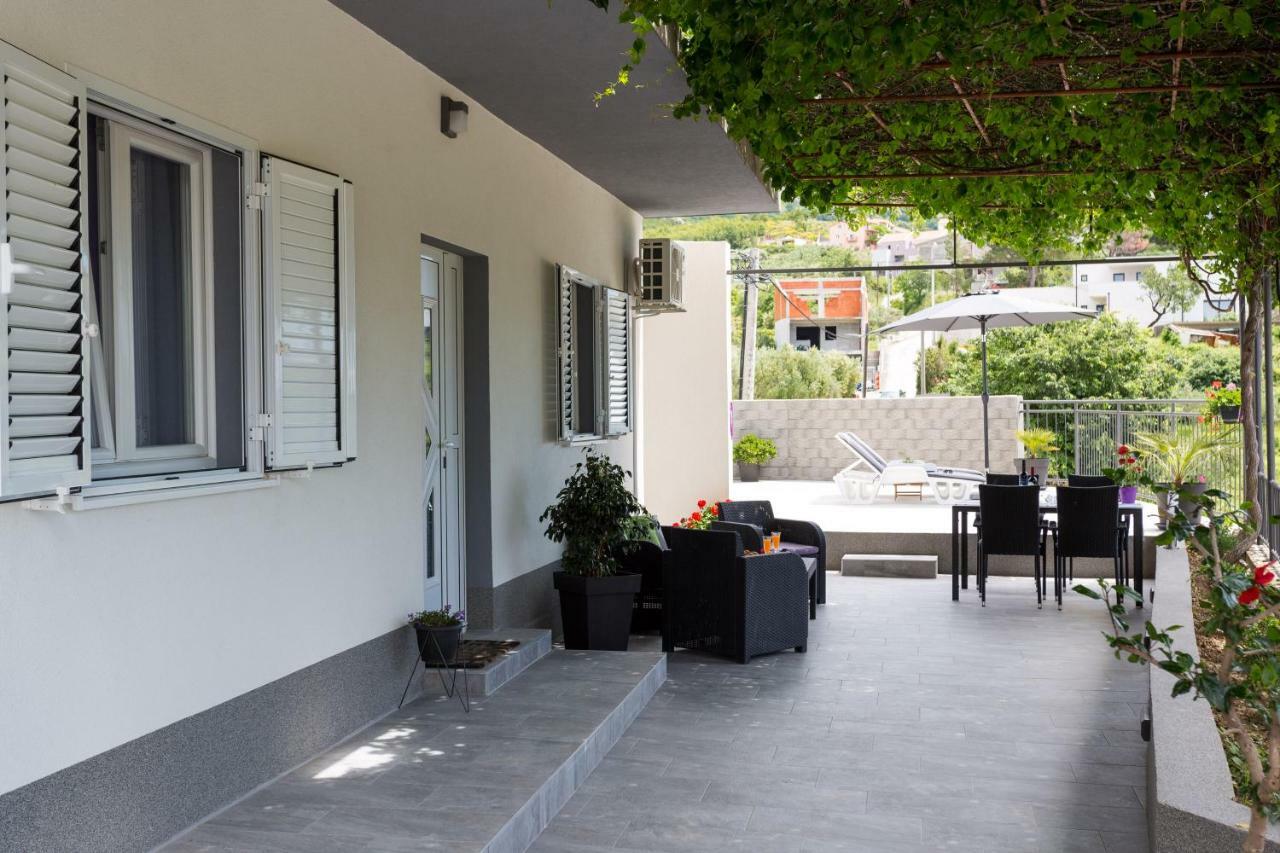 Apartments Lidija - Sea View Apartment With Exclusive Right Of Using Hot Tub Or Split Level Apartment With Exclusive Right Of Using Pool Podstrana Extérieur photo