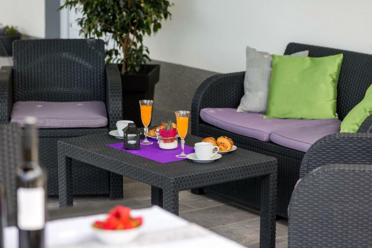 Apartments Lidija - Sea View Apartment With Exclusive Right Of Using Hot Tub Or Split Level Apartment With Exclusive Right Of Using Pool Podstrana Extérieur photo