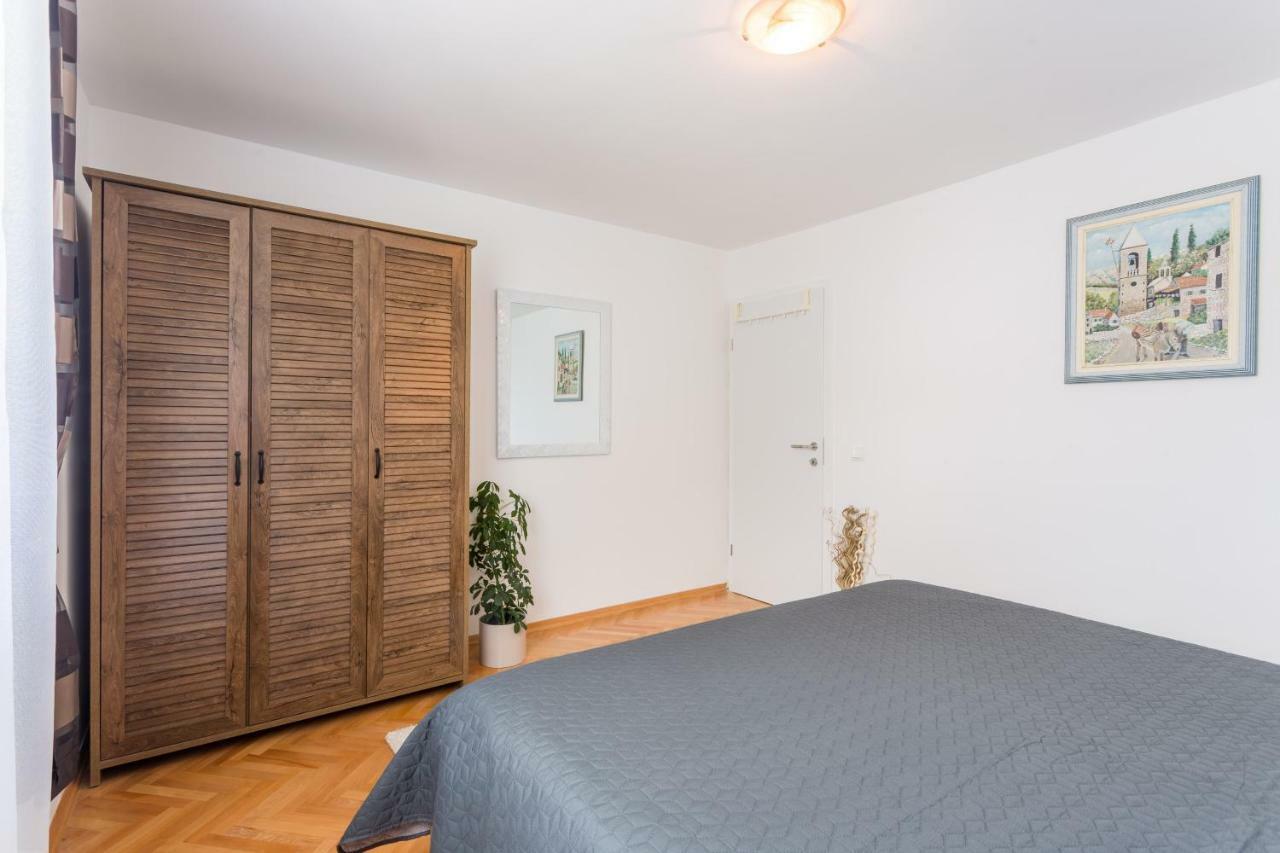Apartments Lidija - Sea View Apartment With Exclusive Right Of Using Hot Tub Or Split Level Apartment With Exclusive Right Of Using Pool Podstrana Extérieur photo